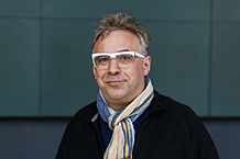 218px-Lev_Manovich_—_How_to_analyze_culture_using_social_networks