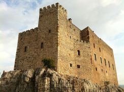 1200px-Castell_del_Papiol